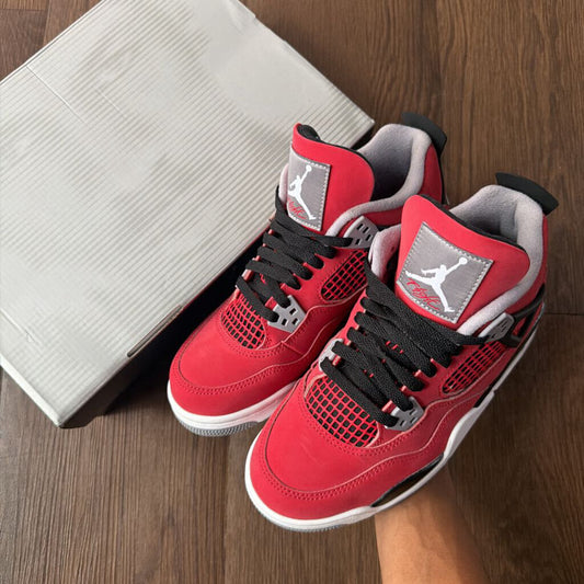 AIR JORDAN 4 " TORO " SZ.5.5