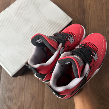 AIR JORDAN 4 " TORO " SZ.5.5