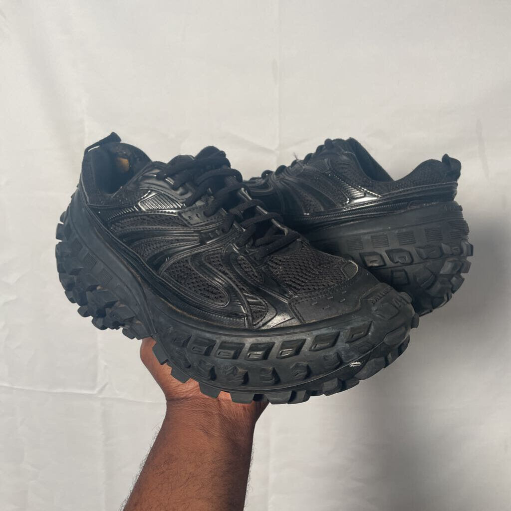 Balenciaga Black Defenders NB Sz. 41