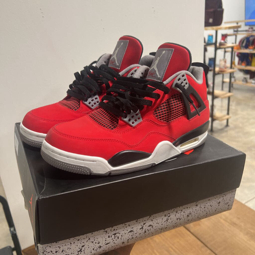 JORDAN 4 TORO SZ 10.5