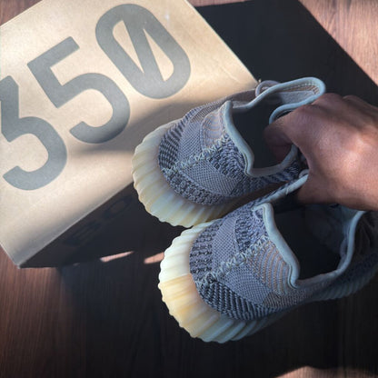 YEEZY 350 ASH PEARL SZ 9.5