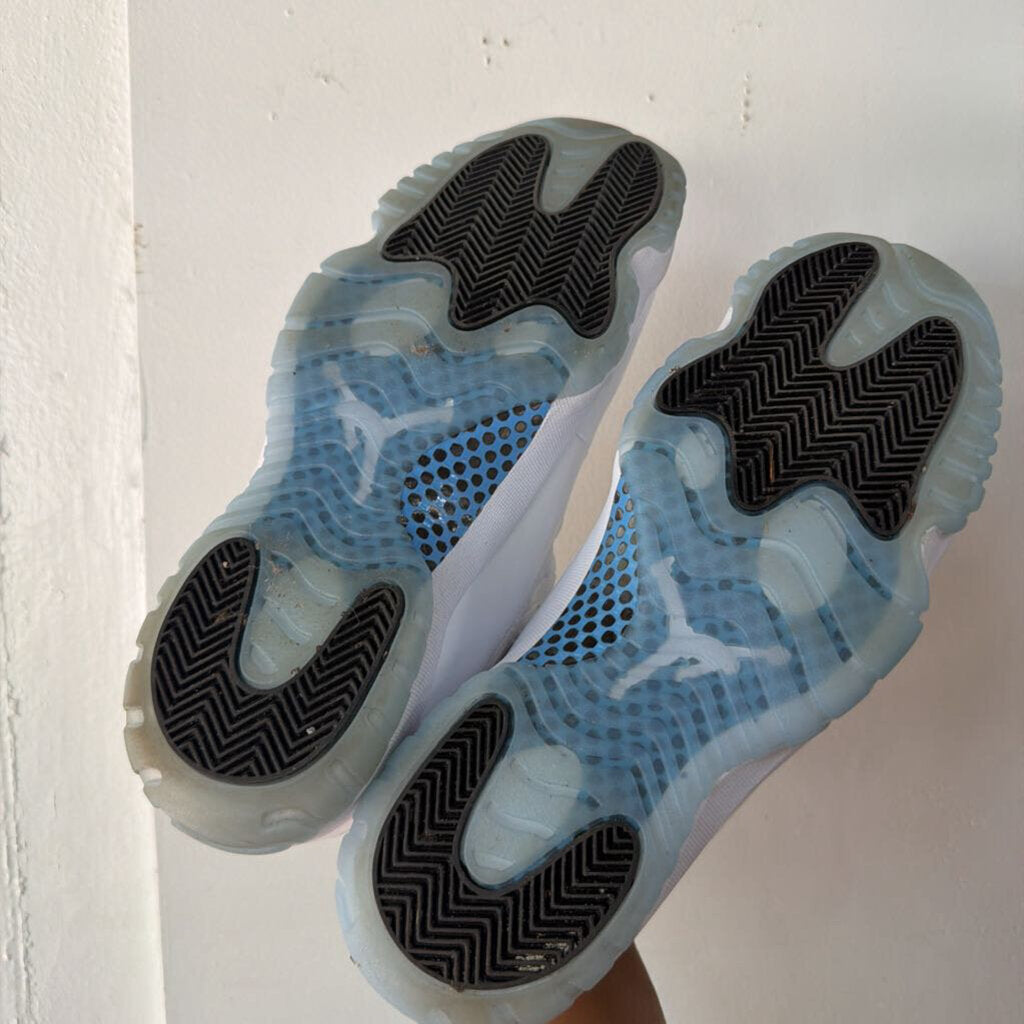 JORDAN 11 LEGEND BLUE SZ. 11.5 (BOX)