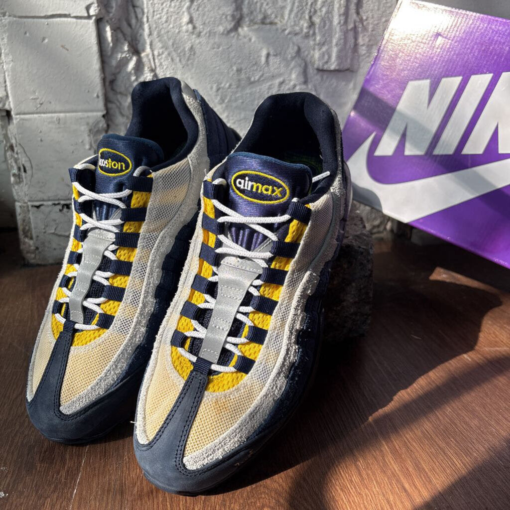 NIKE AIR MAX 95 SZ. 10 (BOX)
