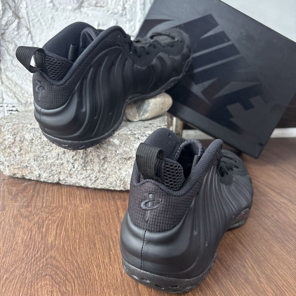 NIKE FOAMPOSITE ANTHRACITE SZ. 12 (BOX)