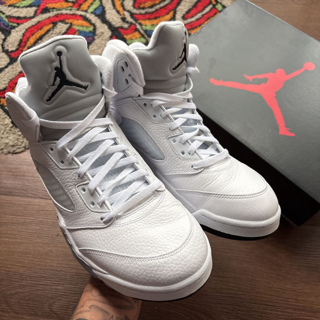 JORDAN 5 WHITE METALLIC SZ. 12 (BOX)