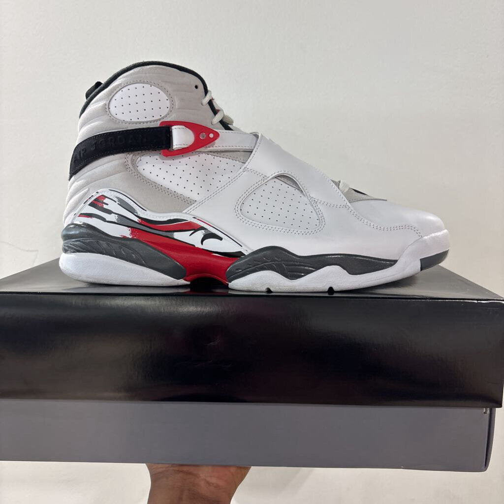 JORDAN 8 BUGGS BUNNY SZ 13