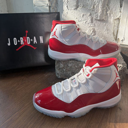 AJ11 CHERRIES SZ 10.5