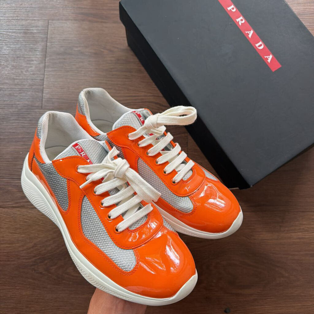 PRADA CUPS W BOX SZ.42