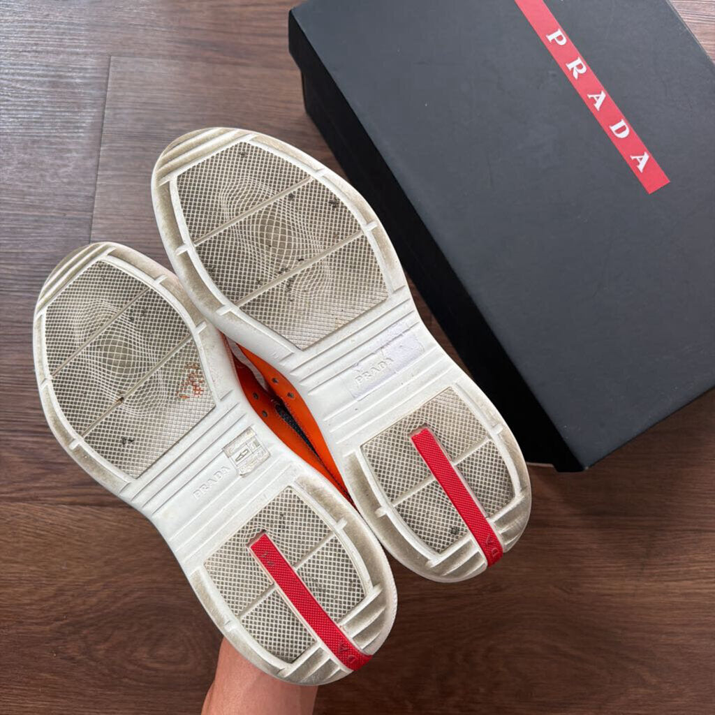 PRADA CUPS W BOX SZ.42
