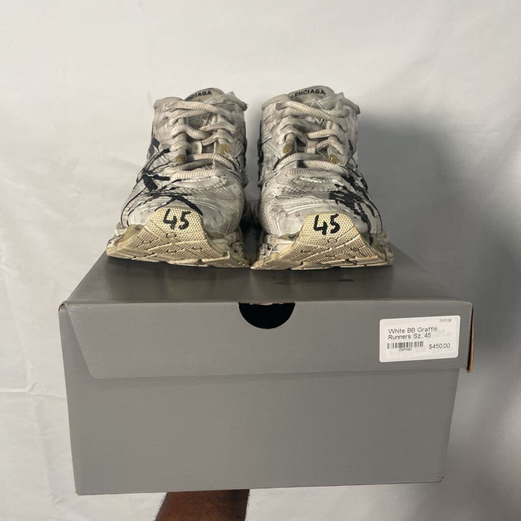 White BB Graffiti Runners Sz. 45