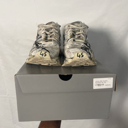 White BB Graffiti Runners Sz. 45