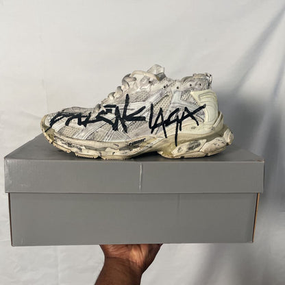 White BB Graffiti Runners Sz. 45