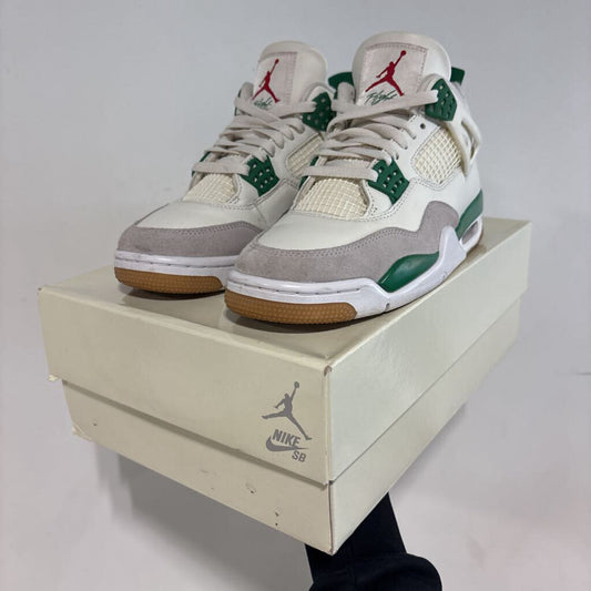 AJ4 SB PINE GREEN SZ 8