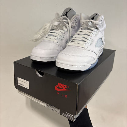 AJ5 WHITE METALLICS SZ 6Y