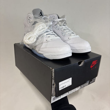 AJ5 WHITE METALLICS SZ 6Y