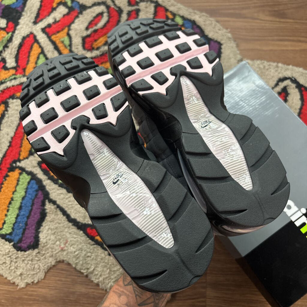 NIKE AIR MAX 95 PINK SZ. 10W