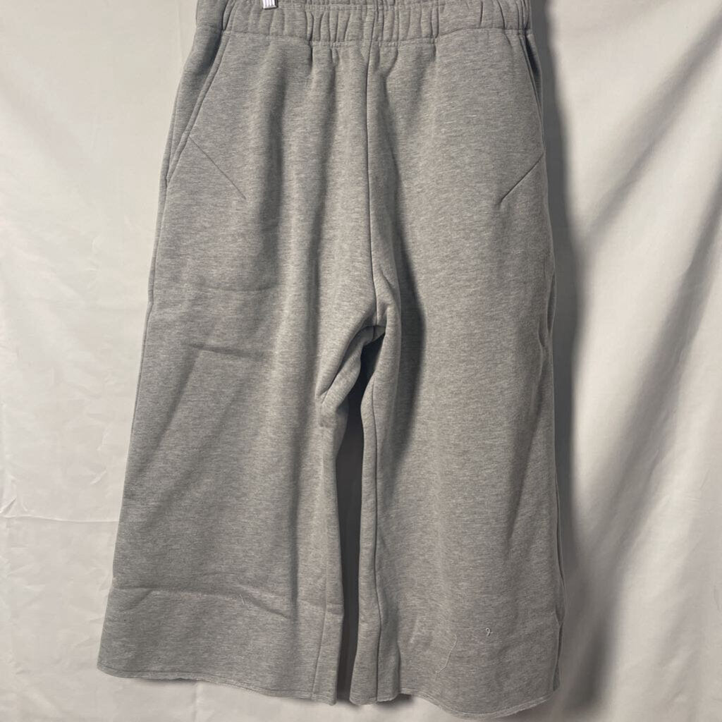 HMDD Grey 3/4 Shorts Sz. XL