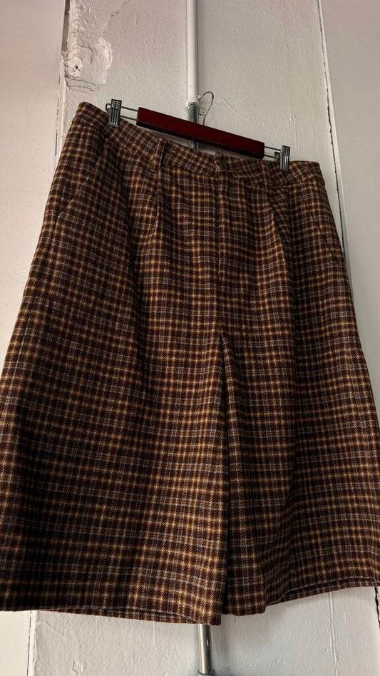 HIDDEN SEASON PLAID SHORTS SZ.L