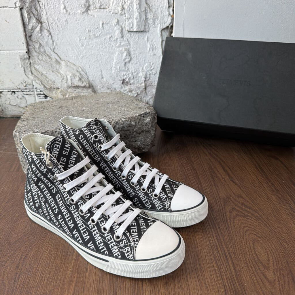 VETEMENTS CONVERSE SZ.41 W BOX