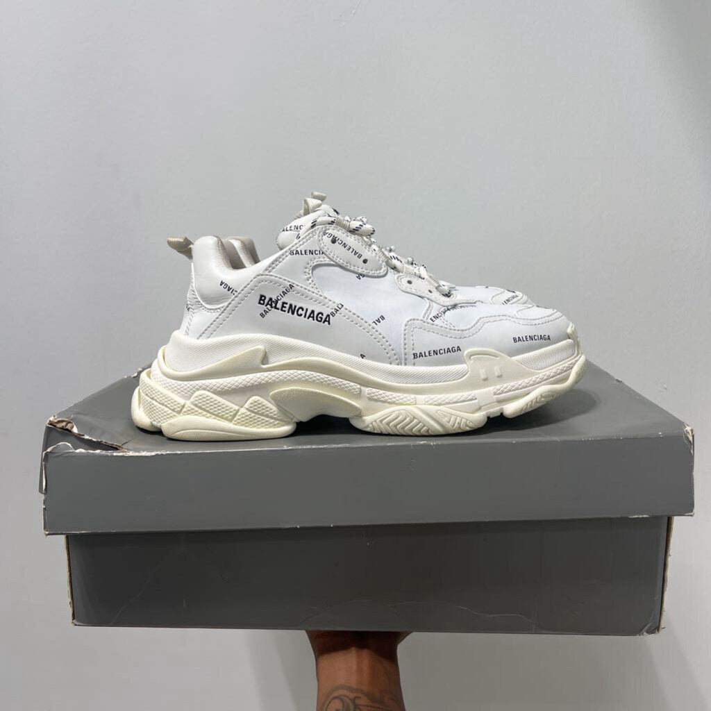 BALENCIAGA TRIPLE S WHITE SZ 42