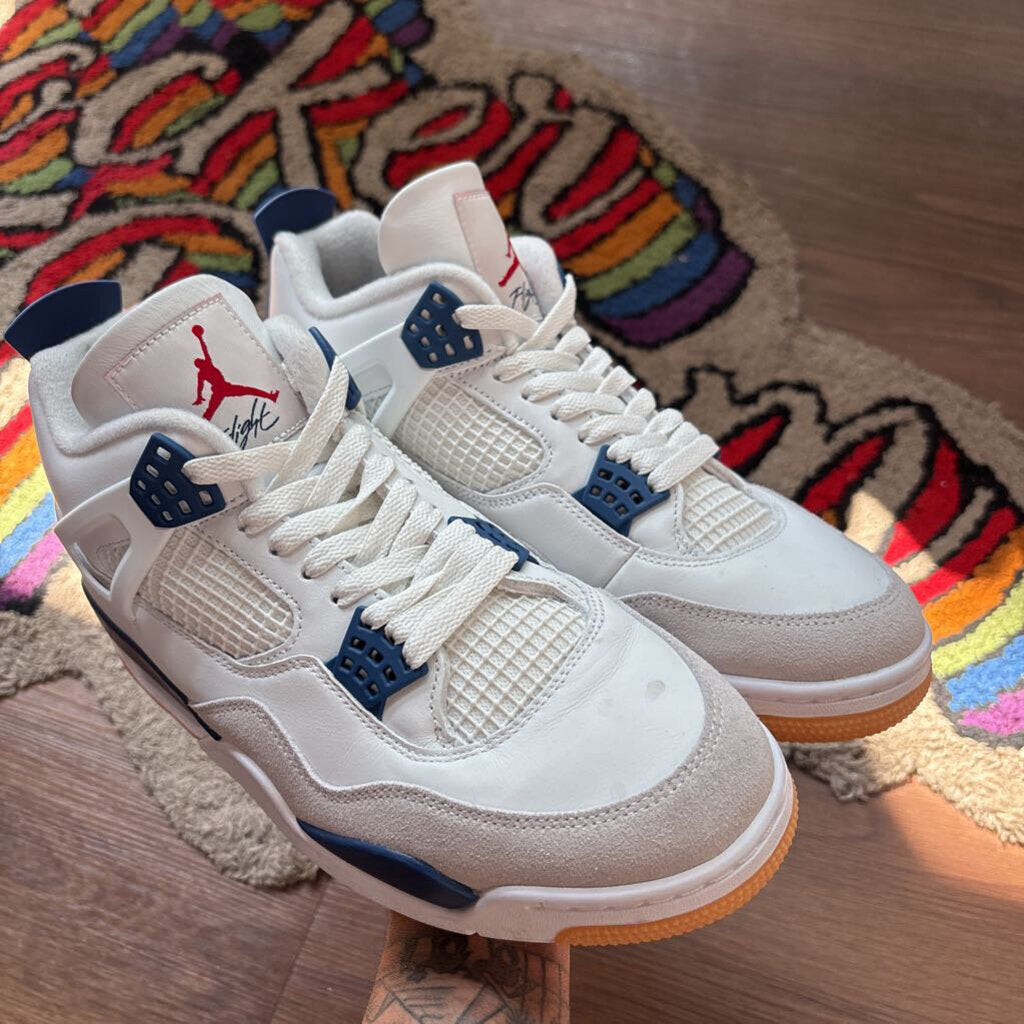 JORDAN 4 SB NAVY SZ. 10 (NO BOX)