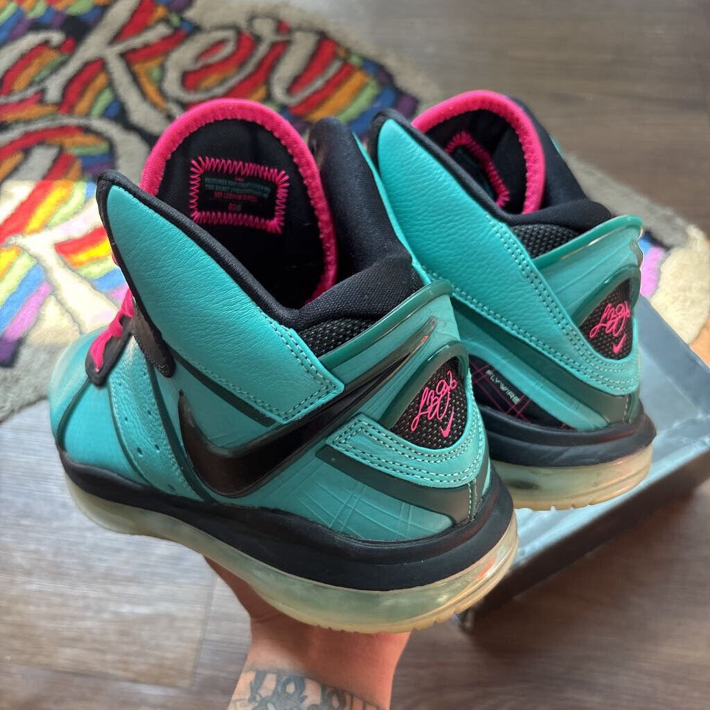 LEBRON 8 SOUTH BEACH SZ. 9 (BOX)