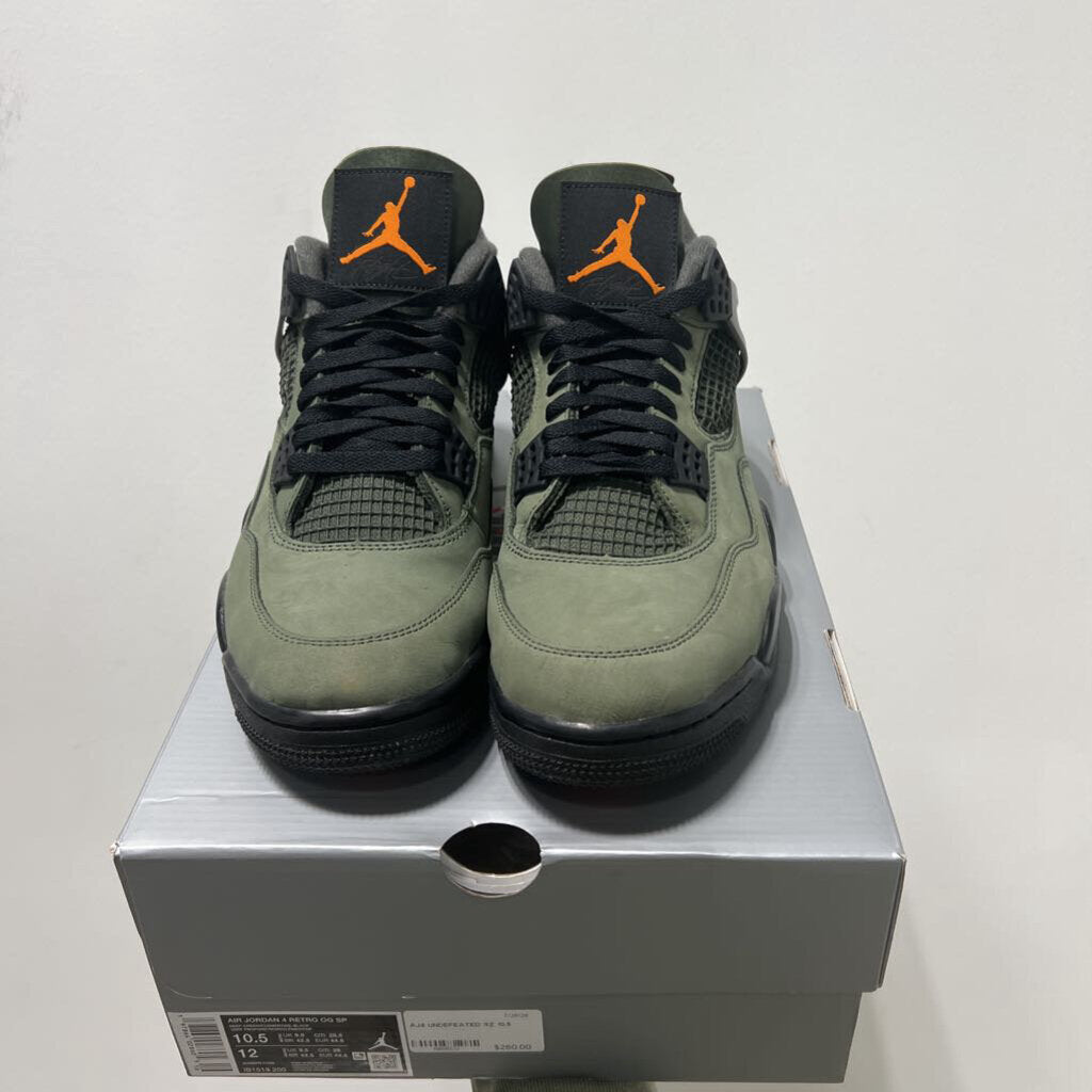 AJ4 UNDEFEATED SZ 10.5