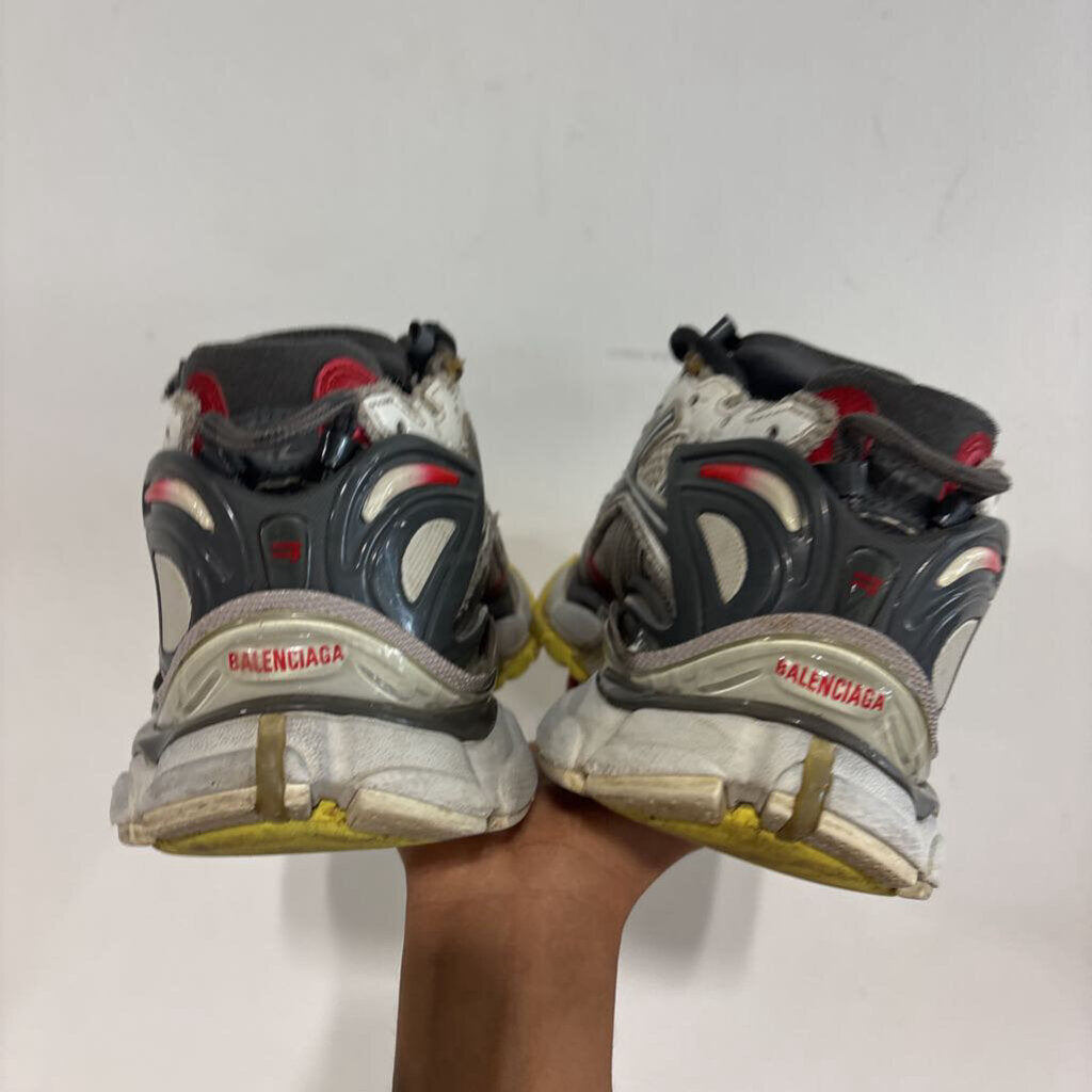 BALENCIAGA RUNNERS SZ 42