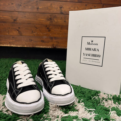 MAISON MIHARA SNEAKERS SZ. 40 (BOX)