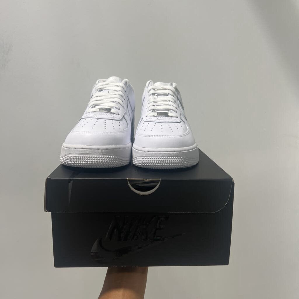 NEW SUPREME AIR FORCE 1 SZ 10.5