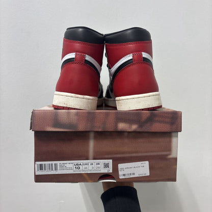 USED JORDAN 1 BLACK TOE SZ 10
