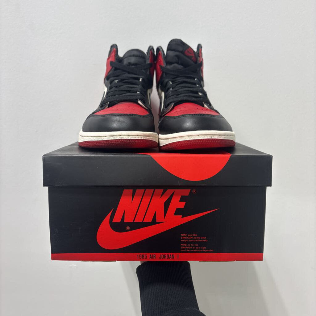 USED '18 JORDAN 1 BLACK TOE SZ 10