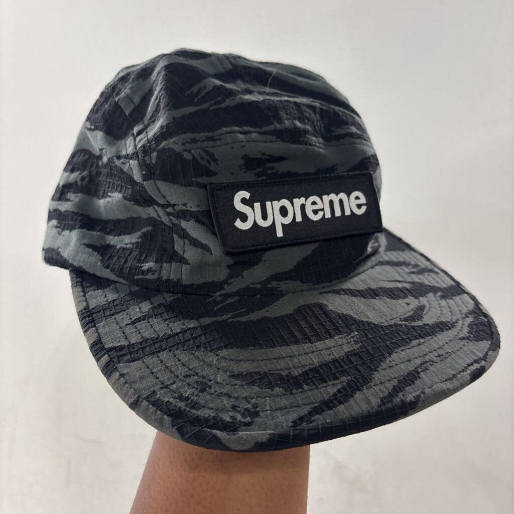 SUPREME 5 PANEL TIGER CAMO