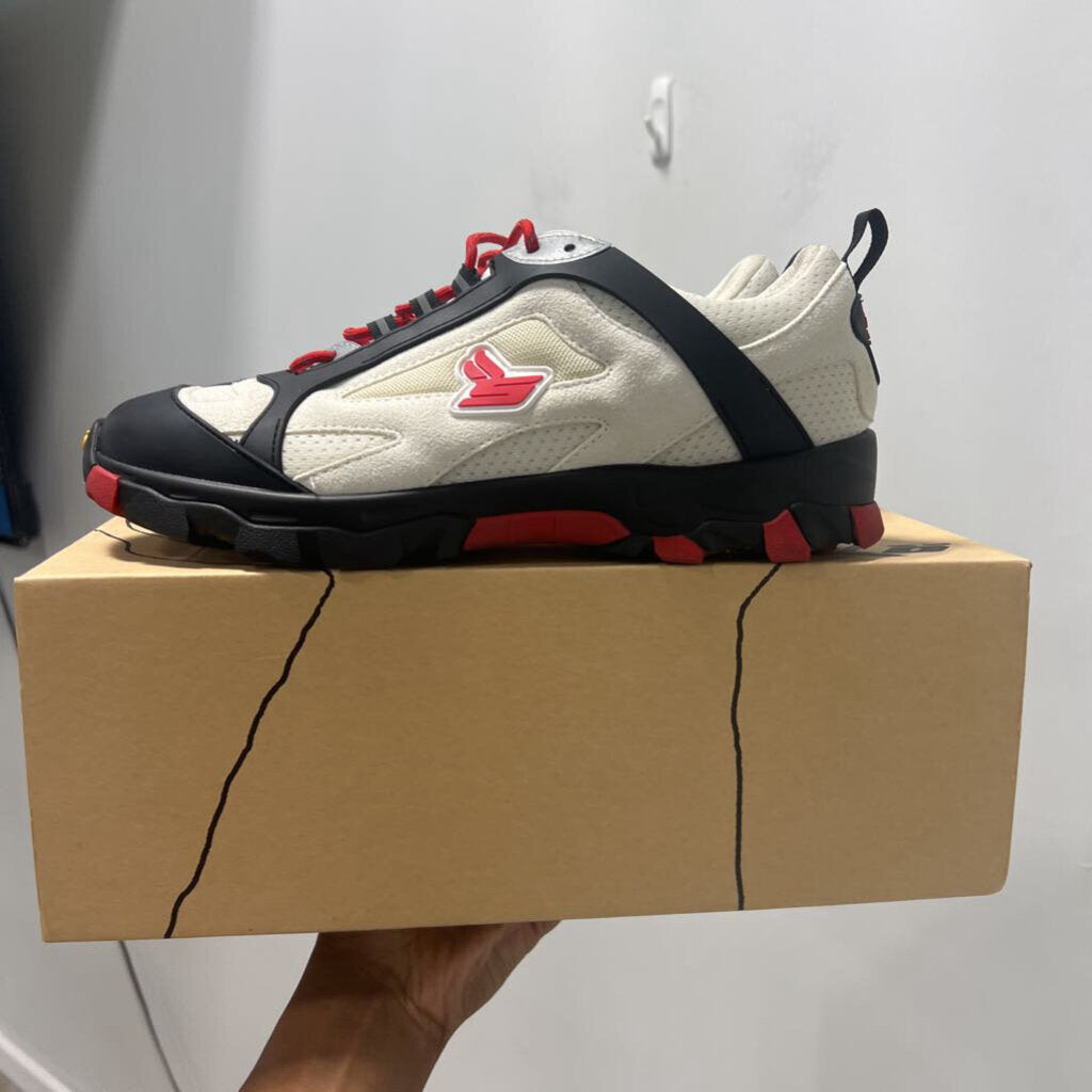 SICKO HIKING SHOES SZ 10/43