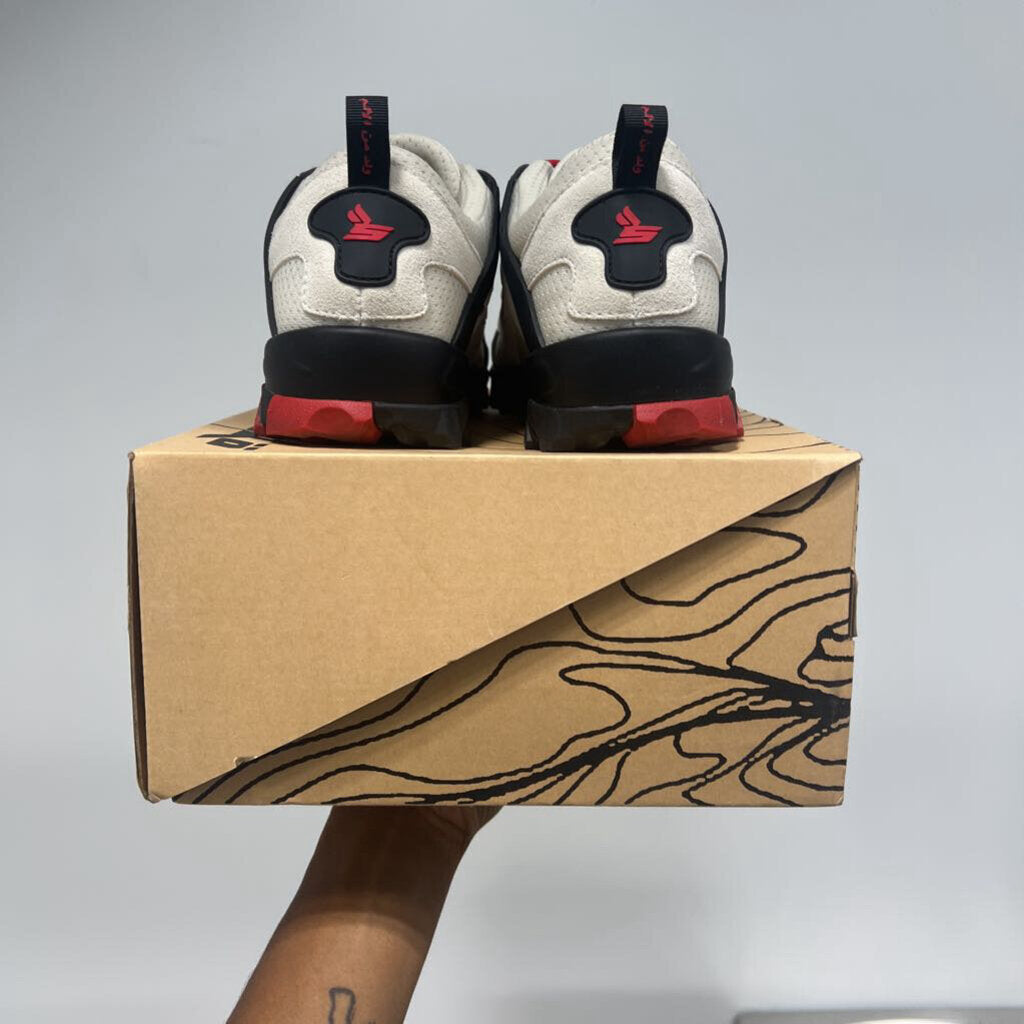 SICKO HIKING SHOES SZ 10/43