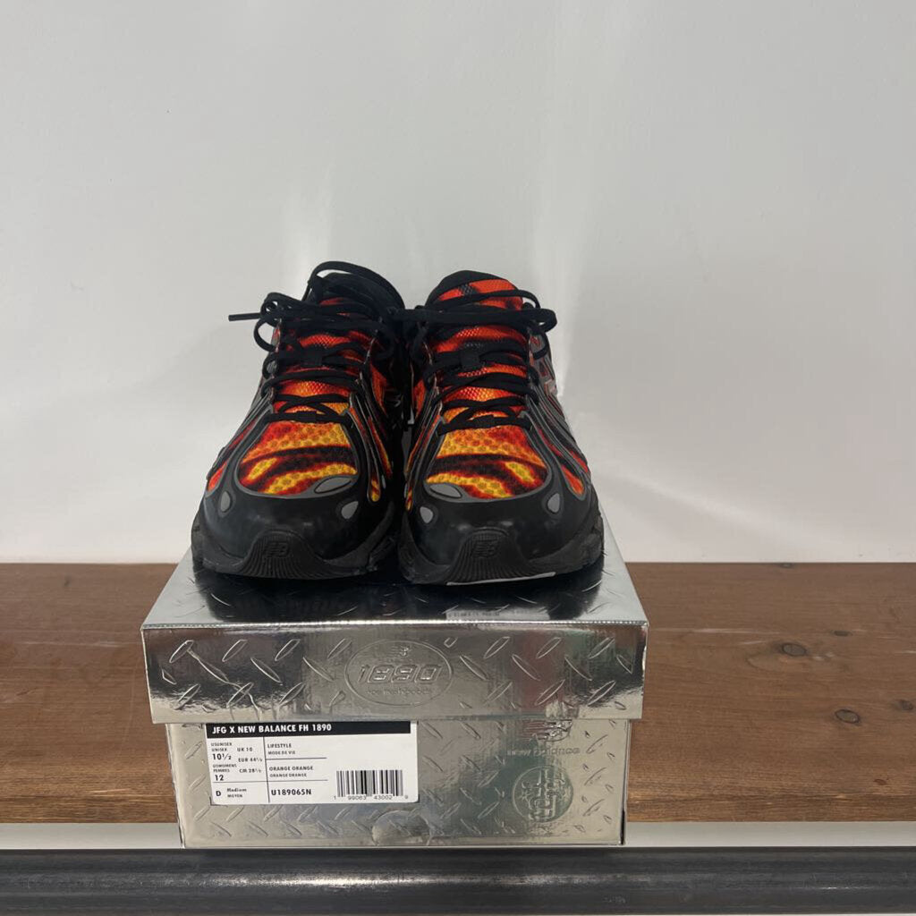 NIKE AIR MAX 95 NEON SZ 9.5