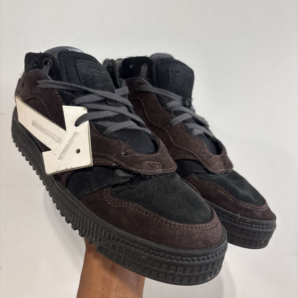 OFF-WHITE 3.0 OFF COURT LOW SZ 42