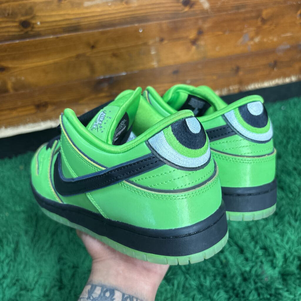 POWERPUFF NIKE SB SZ 8 (NO BOX)