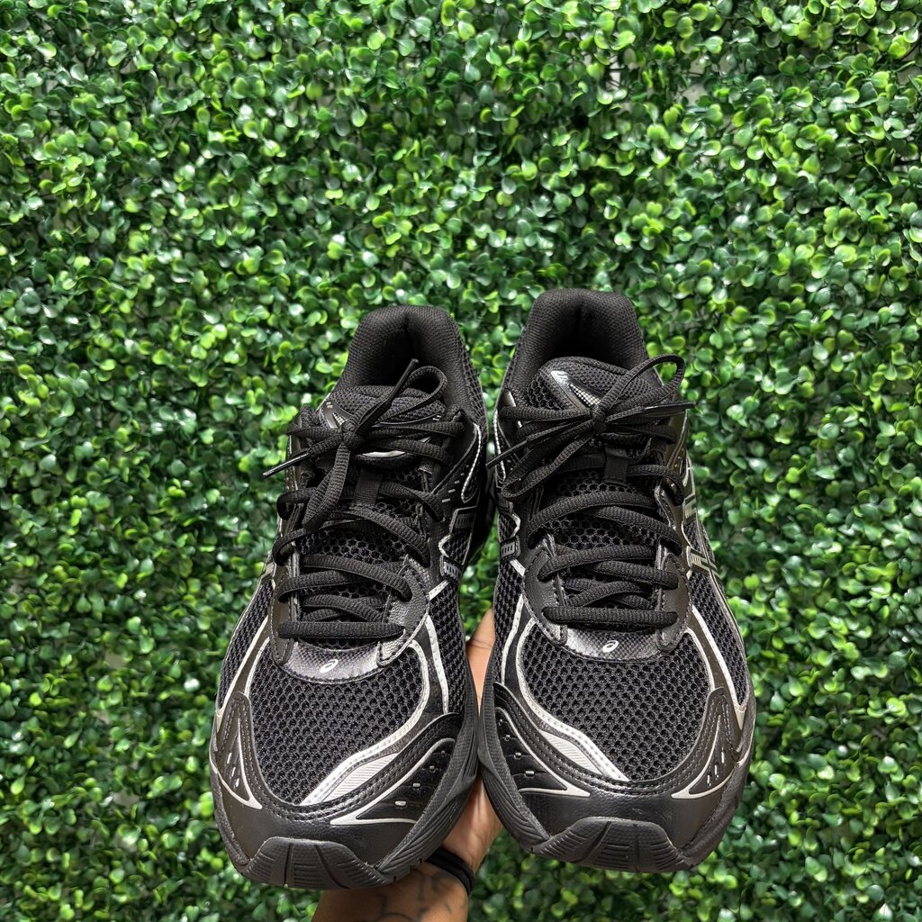 ASICS ALL BLACK SZ 10