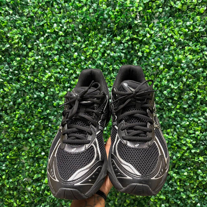 ASICS ALL BLACK SZ 10