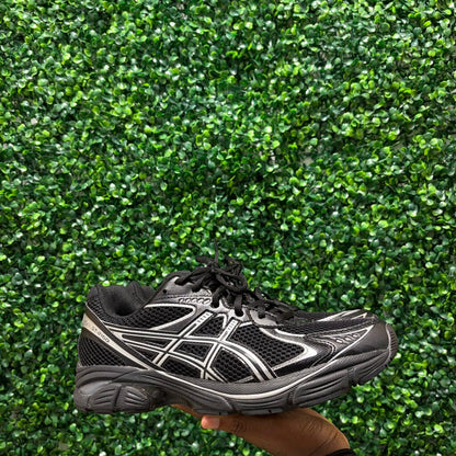 ASICS ALL BLACK SZ 10