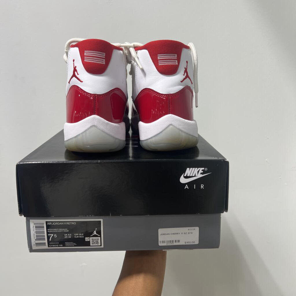 JORDAN CHERRY 11 SZ S7.5