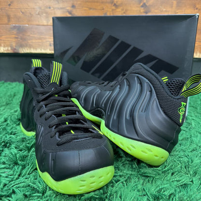 NIKE FOAM " BLK VOLT " SZ. 8 W BOX
