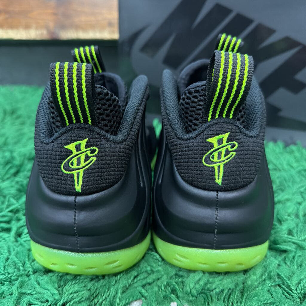 NIKE FOAM " BLK VOLT " SZ. 8 W BOX