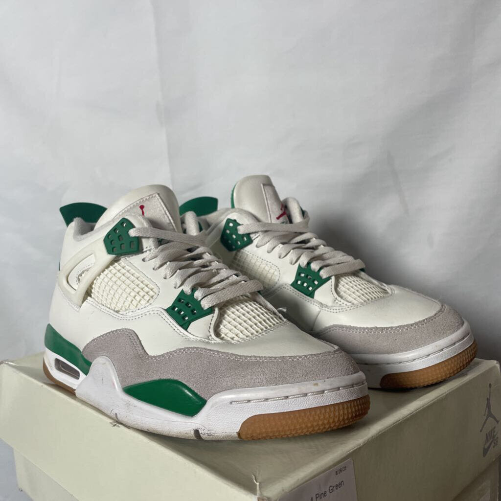 Jordan 4 Pine Green Sz. 9