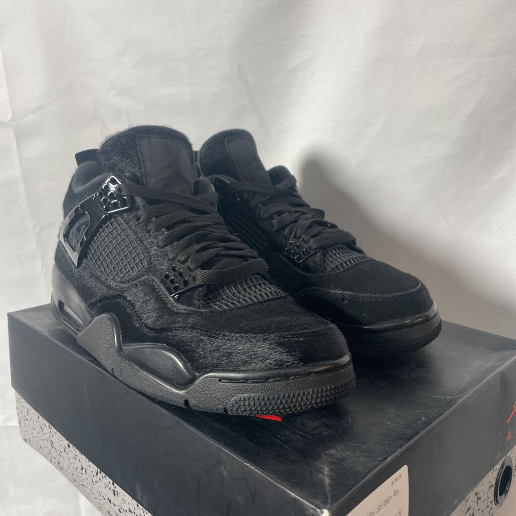 Olivia Kim Jordan 4s Sz. 8M