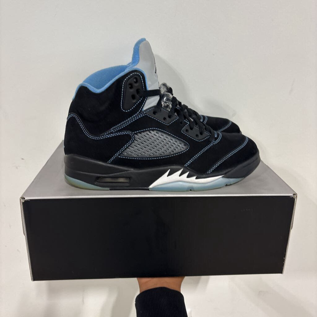JORDAN 5 UNI BLUE SZ. 9 (BOX)