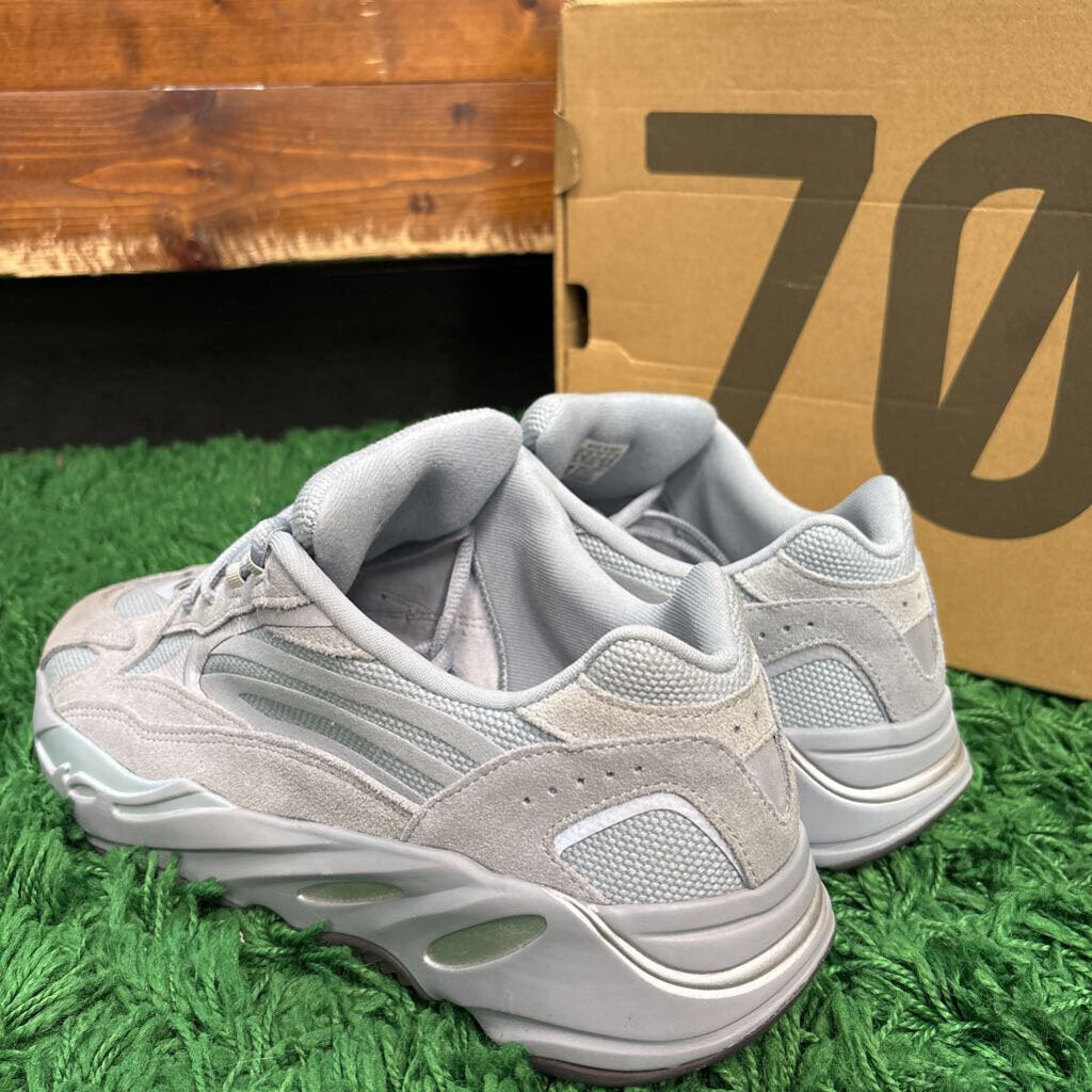 YEEZY 700 "GREY" SZ 11 (BOX)