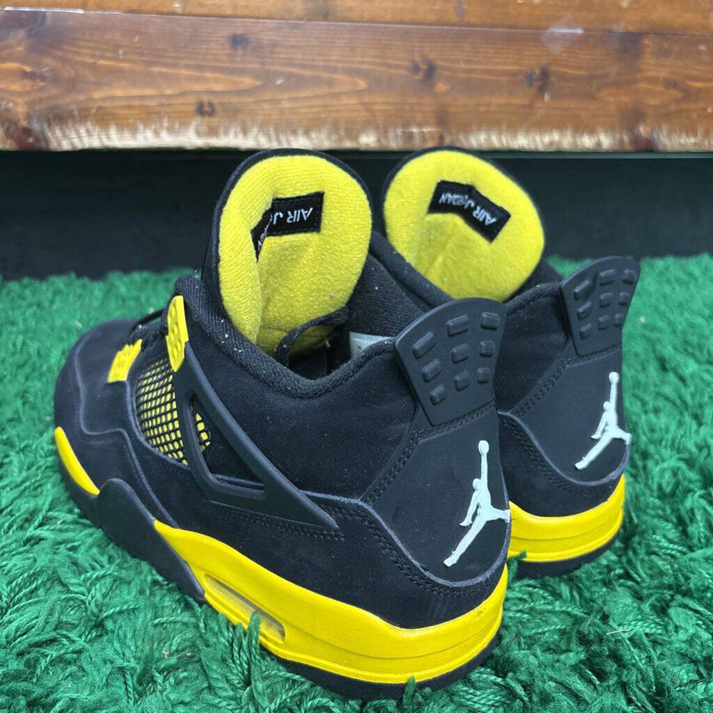 JORDAN 4 THUNDER SZ. 11.5 (NO BOX)