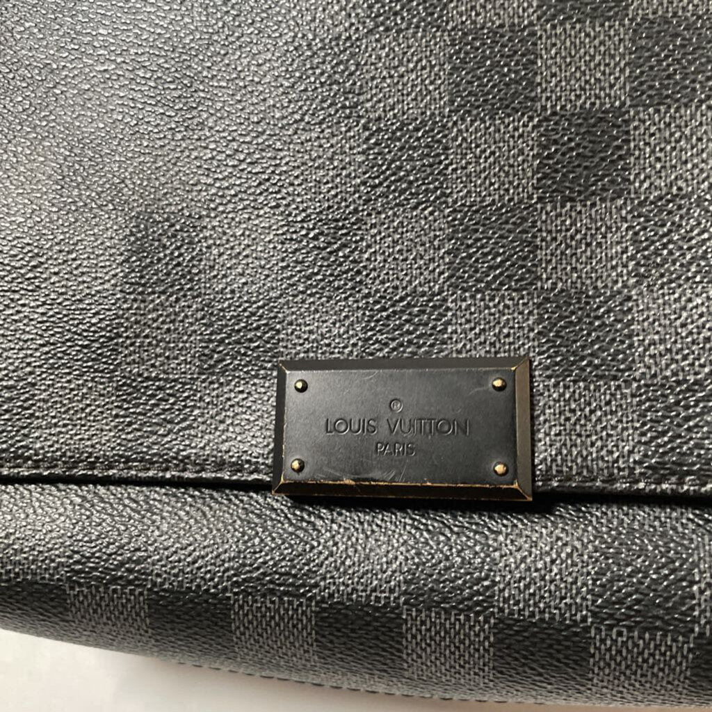 LV Damier Messenger Bag